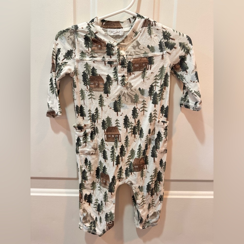 Angel Dear Cabin & Pine Tree One-Piece Romper - Cream, Green & Brown